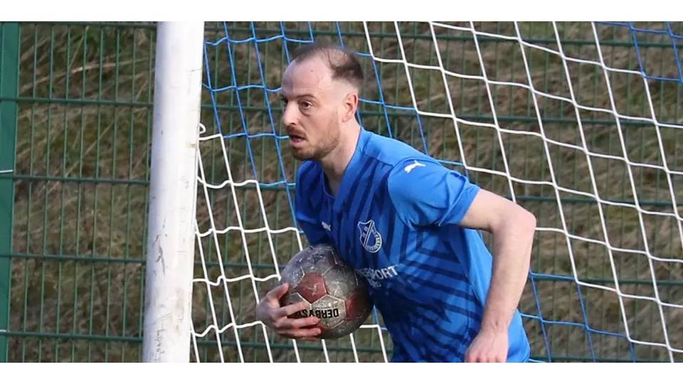 Bloß nicht aufgeben! Auch gegen den SSC Burg war der FV Breidenbach konkurrenzfähig. Das schnelle Ansschlusstor zum 1:2 machte Hoffnung, die aber enttäuscht wurde. In Heuchelheim nehmen Felix Baum und seine Mannen den nächsten Anlauf, den Hebel umzulegen. © Jens Schmidt