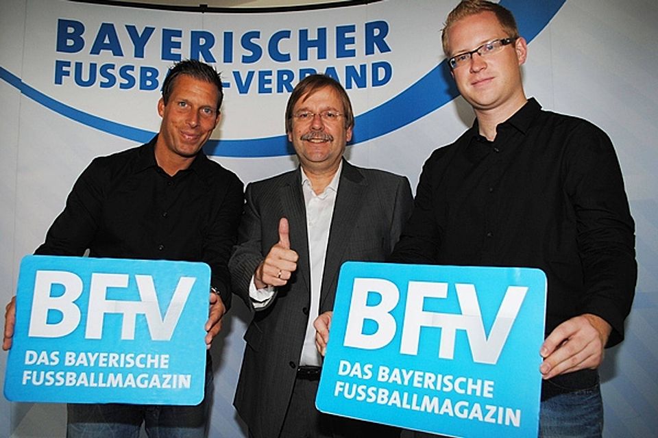 BFV-"Anchorman" Christian Ortlepp (v.li.), BFV-Präsident Dr. Rainer Koch und Redakteur Michael Obermeier bei der Präsentation des neuen Magazins. F: BFV