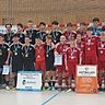 Der FC Ergolding (links im Bild) und die (SG) FC Gergweis (rechts im Bild) vertreten Niederbayern bei der Bayerischen Hallenmeisterschaft der U17 in Deggendorf.