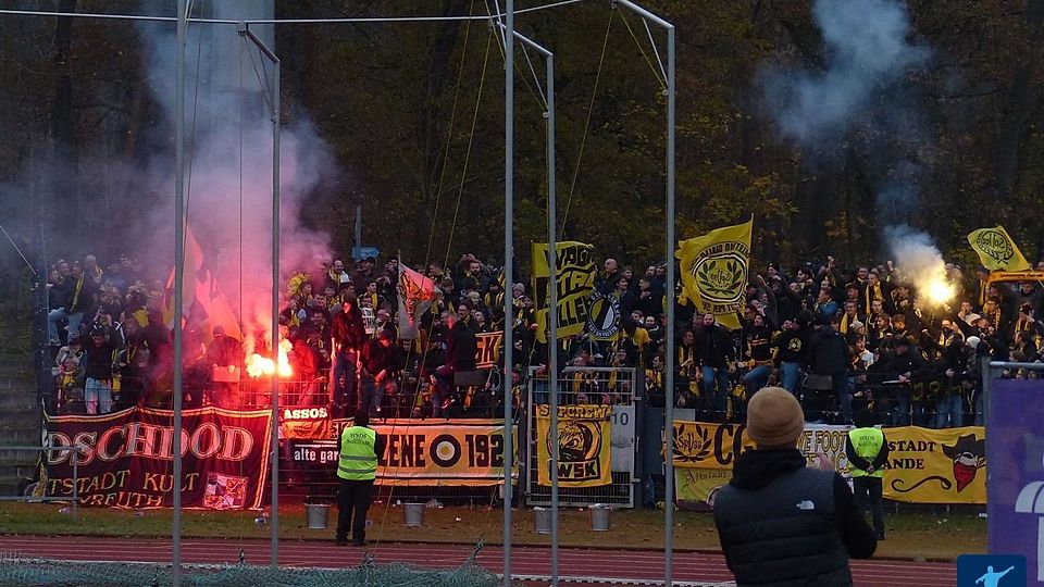 Die zahlreich mitgereisten "Oldschdod"-Fans hatten ordentlich Grund zum Feiern im Bamberg.