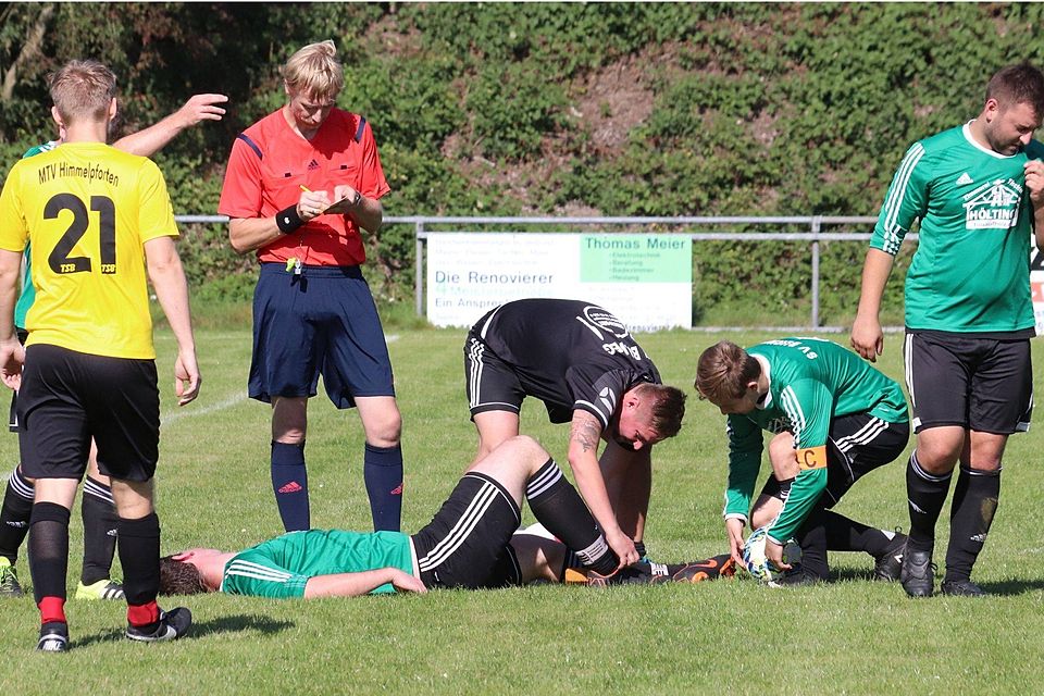 Er kann wirklich fast alles: Bei Verletzungen der Mitspieler ist der 32-jährige Timo Heyden sofort zur Stelle und leistet Erste Hilfe.