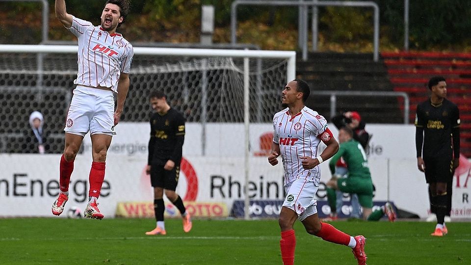 Fortuna Köln jubelt in Wiedenbrück