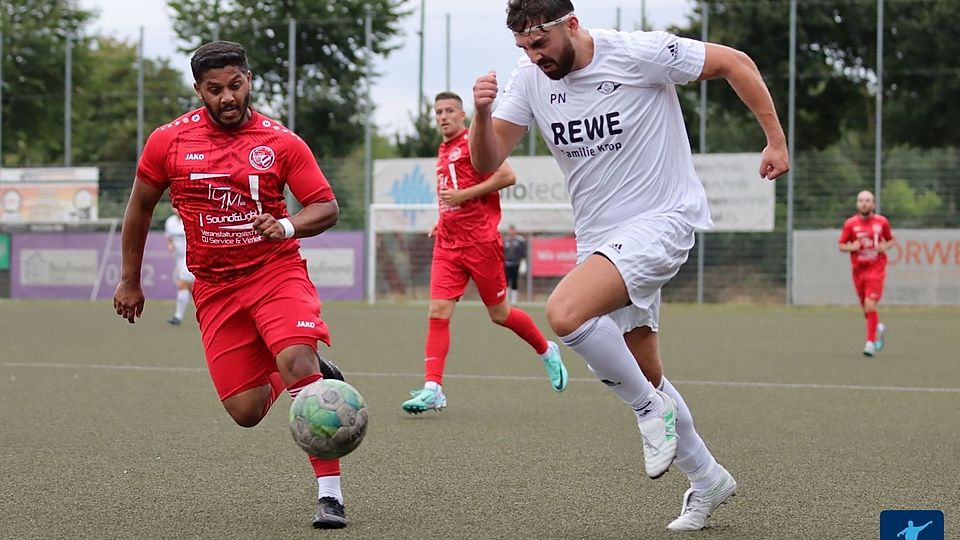 Düren 77 auf dem Vormarsch. 