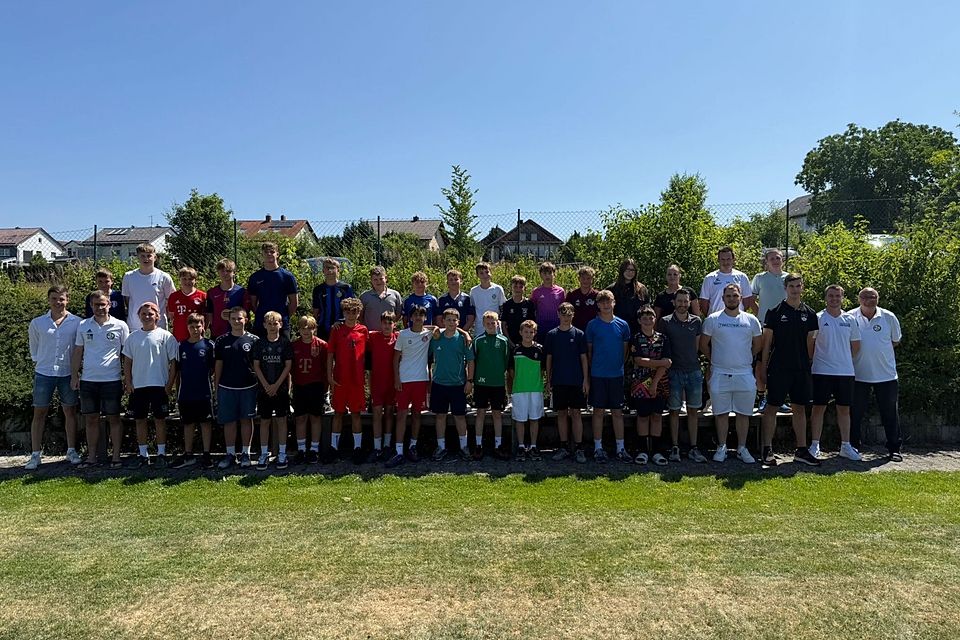 Die neuen Referees der Schiedsrichtergruppe Passau Die neuen Referees der Schiedsrichtergruppe Passau