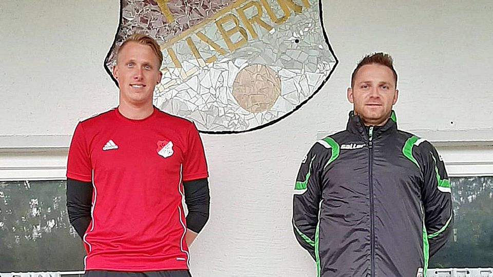 Offizielle Übergabe: Patrick Schmidt (links) hat mit sofortiger Wirkung das Traineramt von Patrick Schäffer (rechts) beim A-Klassisten FC Zell-Bruck übernommen.