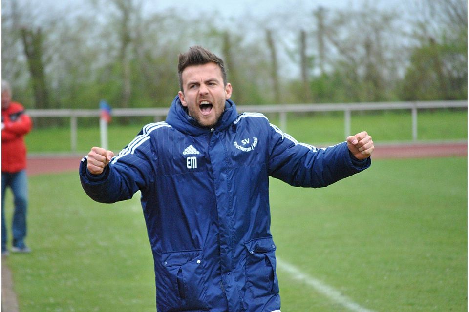 Jubelt und feuert weiter an: D/A-Coach Enrico Maaßen steht mit seinem Team weiter unter Volldampf. Immer im Blick: Der Aufsteig in die Regionalliga.