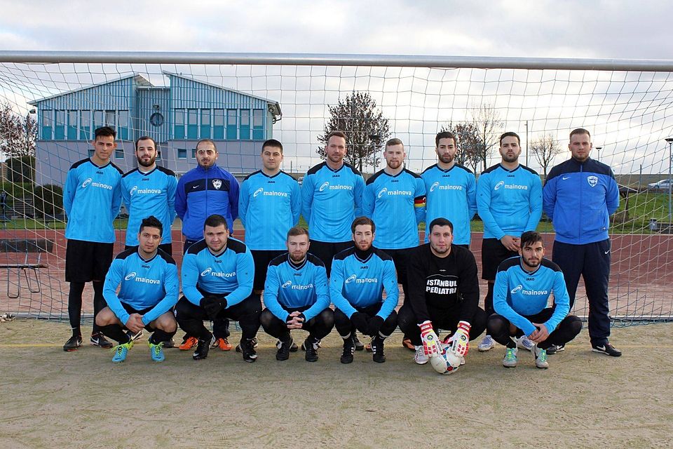 Zukünftig ist mit Cihad Tasci ein weiterer Spieler auf den Mannschaftsfotos des FC Aksu-Diyar-Spor Mainz zu sehen F: Doganci