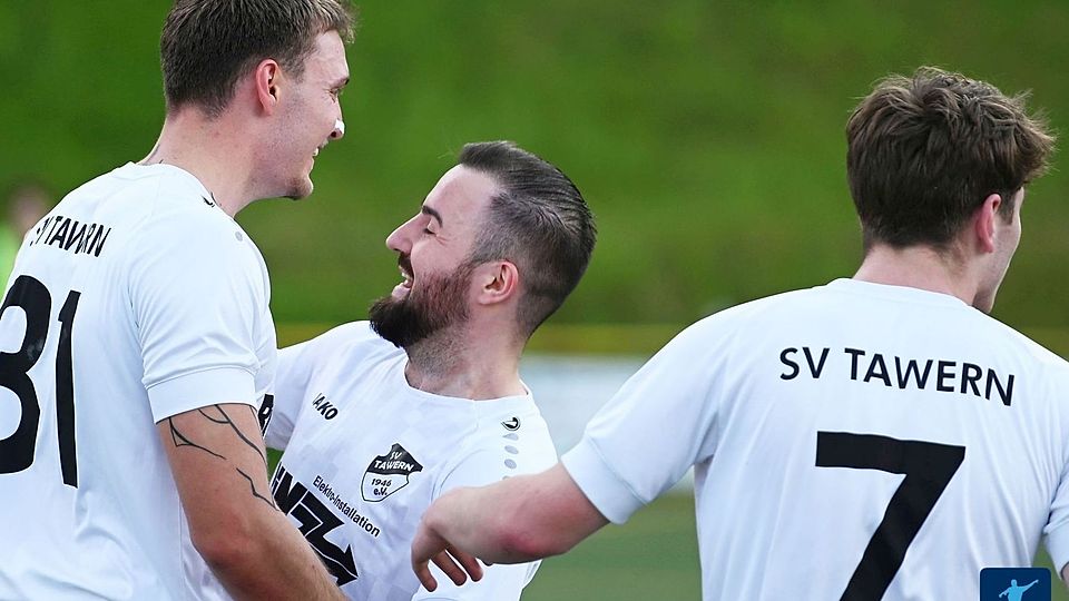 Tawerns Idris Lataev lässt sich feiern: Gerade hat er das 2:2 im Derby gegen die SG Saartal erzielt.