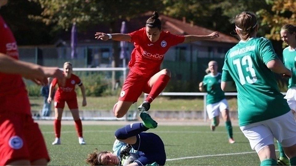 Treffsicher: Sarah Grünheid ist der Schrecken aller Abwehrreihen der Frauenfußball-Regionalliga. Die agile Angreiferin brachte es in 14 Partien auf bemerkenswerte 33 Tore. Foto: Dennis Angenendt