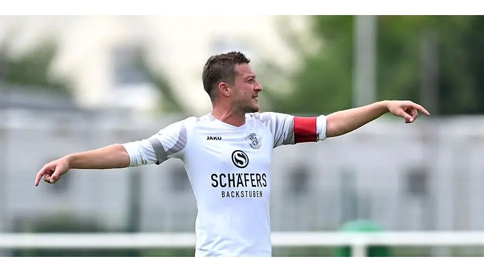 „Dirigent“ Sascha Krellig und der VfL Biedenkopf gastieren am Sonntag beim SC Waldgirmes II. © Jens Kaliske