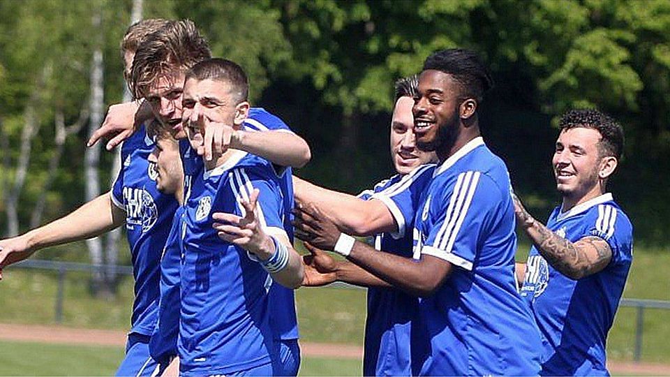 "Schau, da gehts lang!": Liefe aus Sicht der „Blauen“ mit einem Auswärtssieg und einem Zeilsheimer Erfolg alles optimal, könnte die Aufholjagd nach missglücktem Saisonstart gar noch auf Rang drei enden. F: Parker