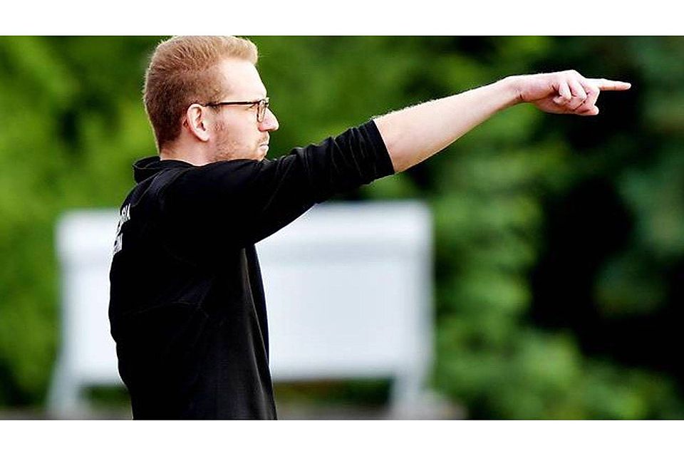 Starkenburgia-Trainer Florian Fäustle gibt die Richtung vor.   Foto: Dagmar Jährling