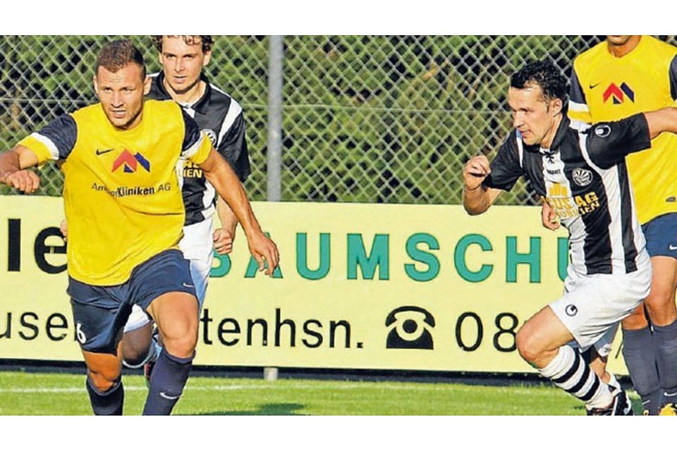 Er eröffnete den Torreigen in Burghausen und erzielte sein erstes Pflichtspieltor für den FCP: Maximilian Zischler (l.). F: kra