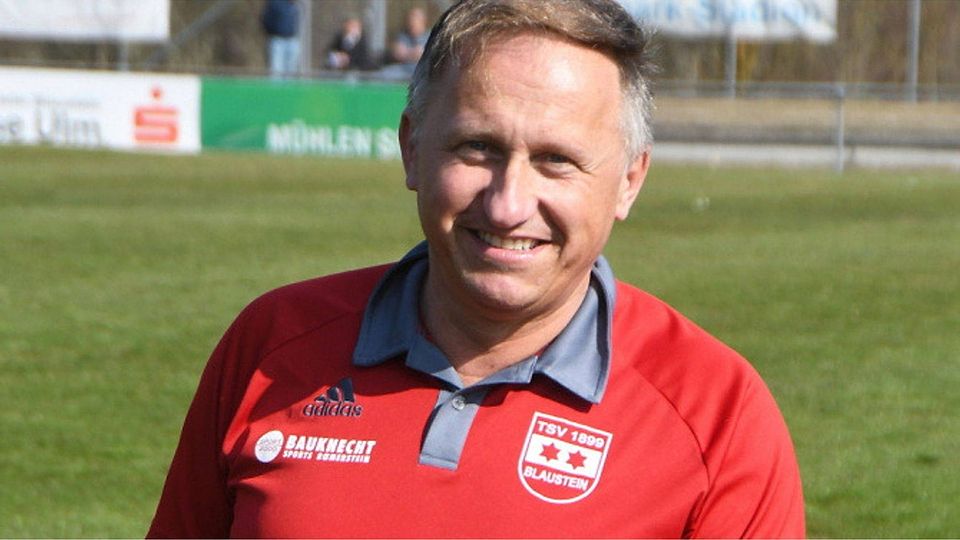 Bleibt unabhängig von der Klasse Trainer in Blaustein: Jochen Holl.  Rudi Apprich