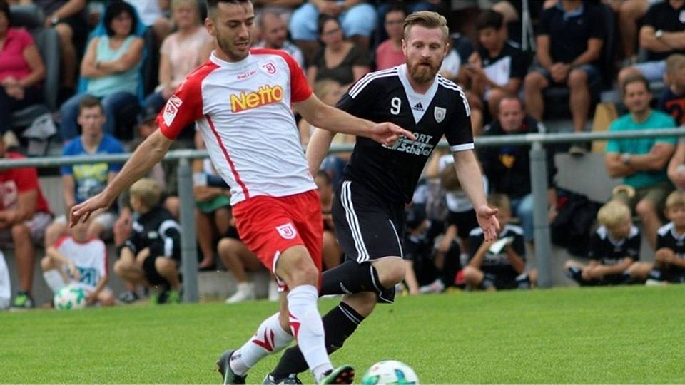 Der SSV Jahn Regensburg absolviert nach dem Gastspiel in Niederaichbach am 21. Juli einen weiteren Test im Landkreis Landshut: in Ergolding geht es gegen die U23 von Arsenal London. F: Herrmann