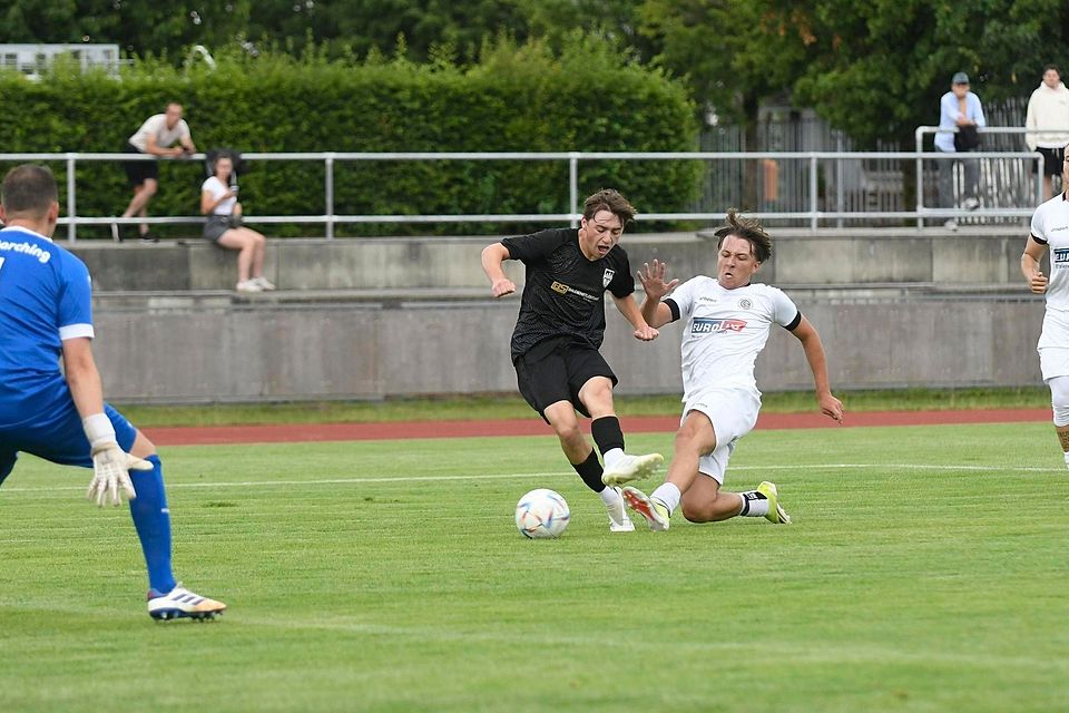 Acht Ausfälle hat der TuS Geretsried eine Woche vor dem Saisonstart in der Bayernliga Süd zu beklagen. Auch Daniel Krebs (Mi.) steht wegen einer Verletzung im letzten Vorbereitungsspiel gegen den FC Deisenhofen nicht zur Verfügung.