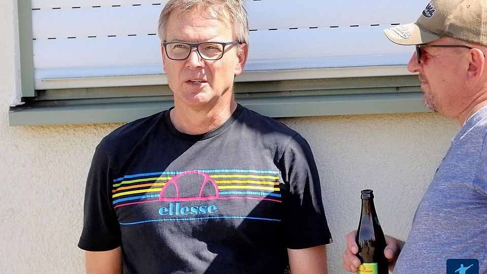 Gochsheims Abteilungsleiter Achim Eisend, hier im Gespräch mit dem neuen TSV-Vorstand Klaus Werner 