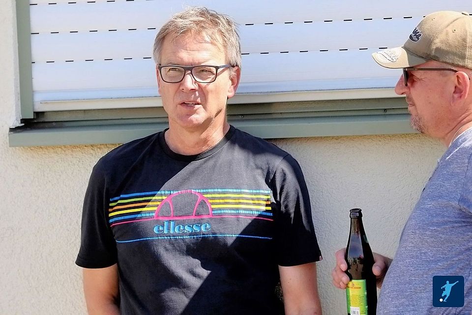 Gochsheims Abteilungsleiter Achim Eisend, hier im Gespräch mit dem neuen TSV-Vorstand Klaus Werner 