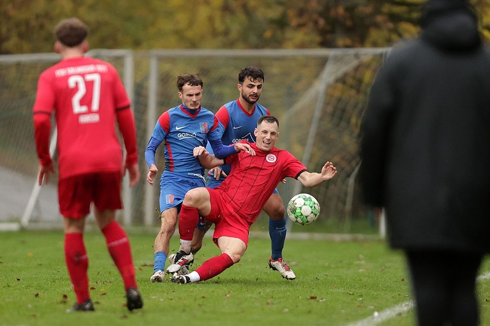 Kampf und Einsatz waren Trumpf am Lüxemer Grünewald. Jan Brandscheid (vorne rechts) und die Salmrohrer erwiesen sich dabei als das cleverere Team und siegten klar.