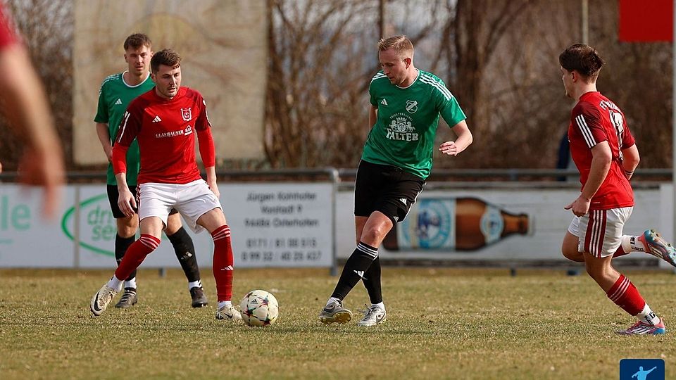 Lucas Fischer (am Ball) hat sich dem SV Kirchberg im Wald angeschlossen 