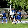 Der Moment, als dem FC Waldkirch der Sieg durch die Finger flutscht: Jonas Gläsemann erzielt per Fallrückzieher das 1:1 für den SV Laufenburg. 