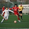 Der TSV Höchst (hier in weiß gegen Büttelborn im Rückrundenspiel) trotzte dem Meister SG Langstadt/Babenhausen ein Remis ab