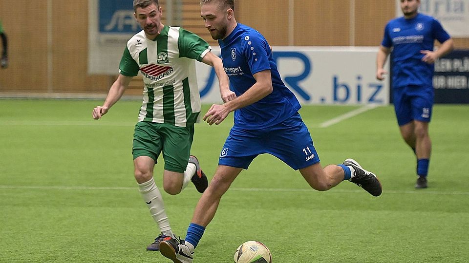 Erst im Halbfinale gegen Bayernligist Schalding war für den SV Burgweinting (rechts Florian Schlegel) Endstation.