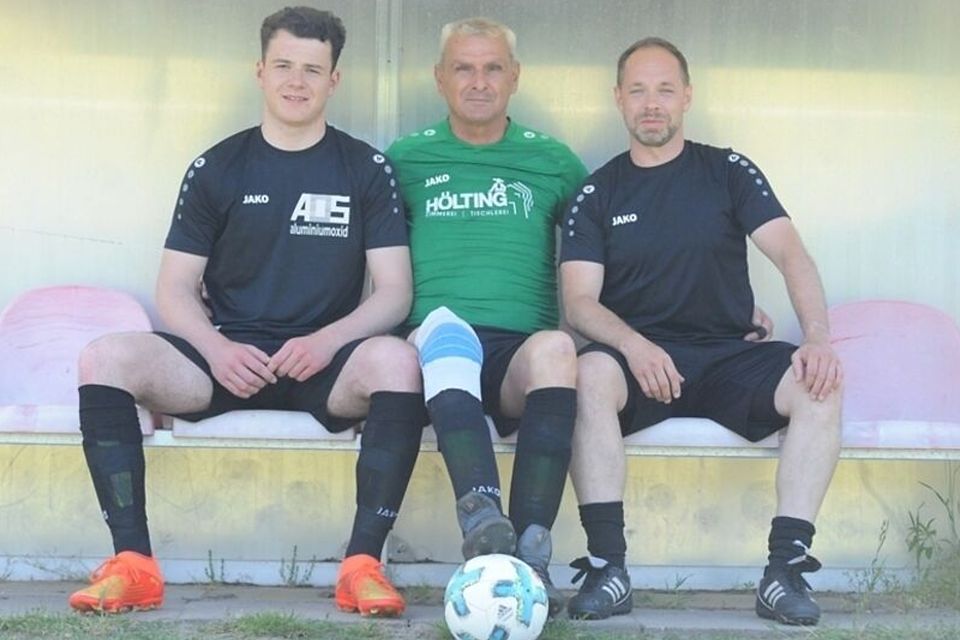 Mit Louis von Ahnen, Manfred „Goofy“ Koslowski und Daniel Wessels standen für den SV Burweg Fußballer aus drei Generationen auf dem Platz.