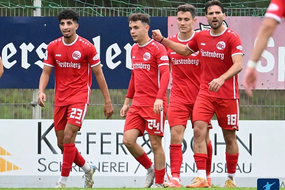 Ali Ibrahim (links), hier noch im Trikot des Bahlinger SC