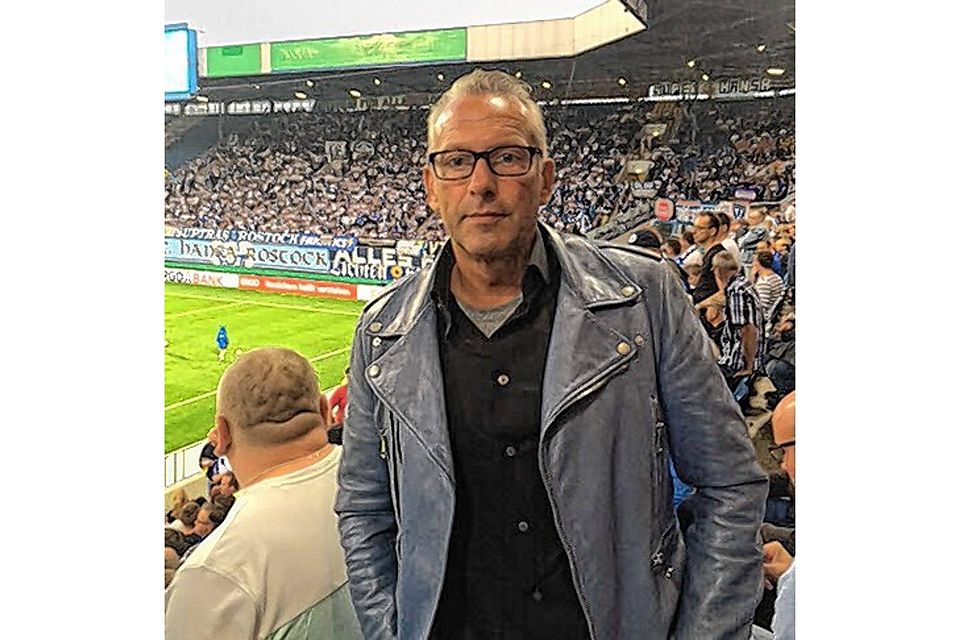 Traditionsvereine liegen ihm: Die besondere Atmosphäre im Ostseestadion des  FC Hansa Rostock war mit ausschlaggebend  für Uwe Cording, bei den Rostockern als Scout anzuheuern. Privat