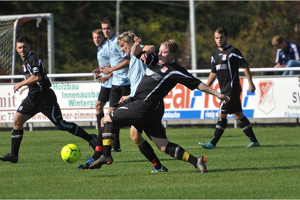 Der ASV Haselmühl (in Hellblau) eroberte sich die Tabellenführung zurück: Foto: Andreas Brückmann Der ASV Haselmühl (in Hellblau) eroberte sich die Tabellenführung zurück: Foto: Andreas Brückmann