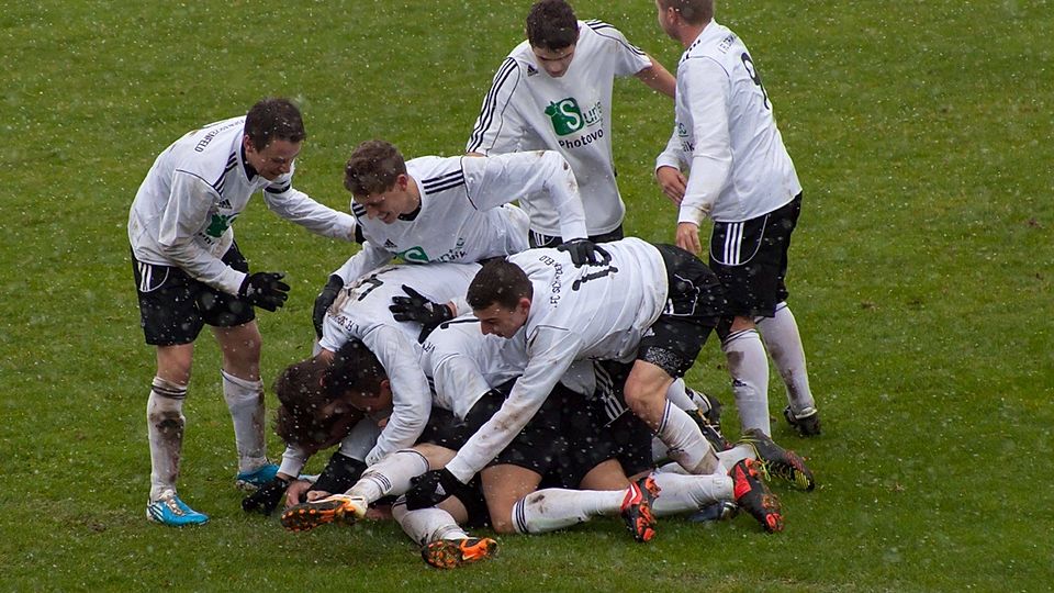 Der 1. FC Schwarzenfeld hofft im Frühjahr noch auf ein Fußballwunder F: Thomas Starringer