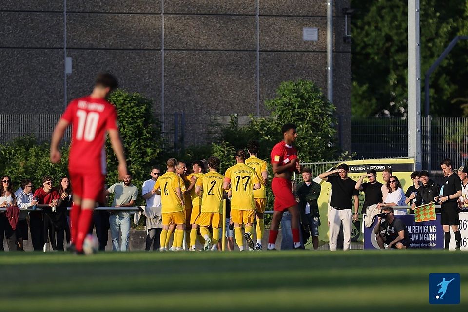 Ein gewohntes Bild der letzten Jahre: Der FC Eddersheim jubelt gegen Hornau im Pokalfinale.