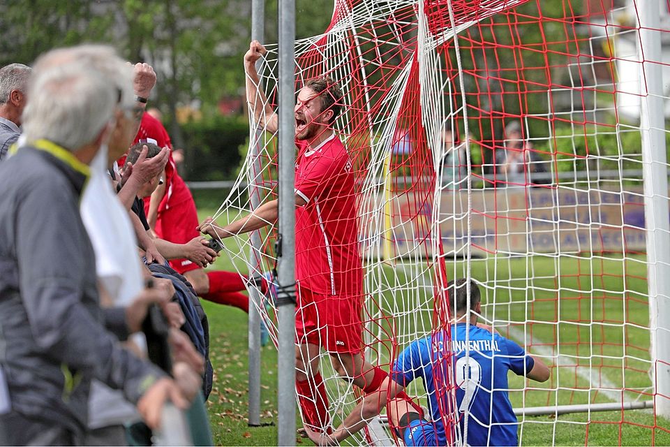 Ins Netz ging am Hollenbacher Krebsbach nicht nur Jonas Ruisinger. Viermal traf der Tabellenführer gegen Julian Büchler und den BC Rinnenthal.