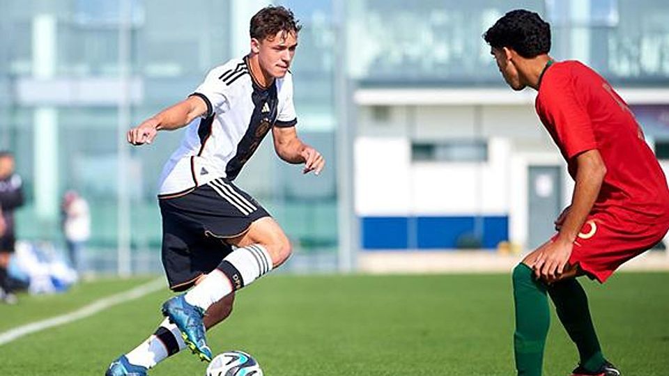 Stolzer Nationalspieler: Lukas Reich (17, Reithofen bei Erding), hochbegabter Rechtsverteidiger des TSV 1860, hier im Einsatz für den DFB.