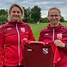 Kathrin Hiller (li.) und Nina Mittroph halten dem FC Alburg die Treue 