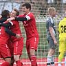 Die richtige Einstimmung auf die Relegation: Die Spieler des TSV Peiting holten sich mit dem 2:0-Sieg in Hohenfurch ordentlich Selbstvertrauen für die Partien gegen Weil.