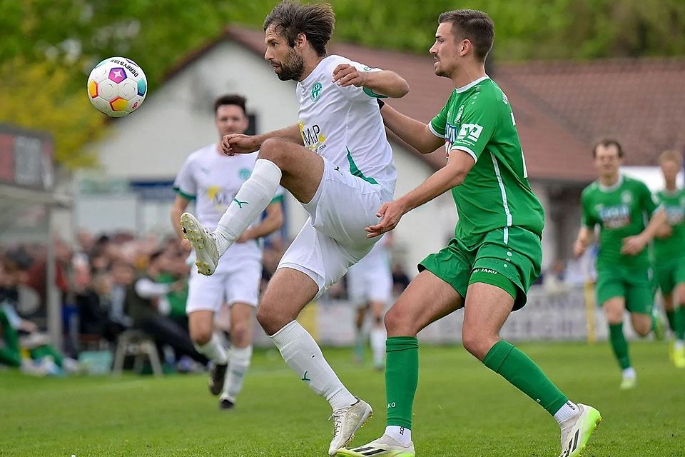 Daniel Gareis (2.v.l.) macht nach wie vor eine gute Figur auf dem Spielfeld. Daniel Gareis (2.v.l.) macht nach wie vor eine gute Figur auf dem Spielfeld.