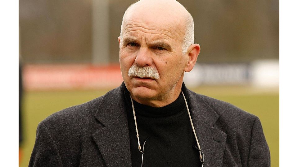 Behält die Ruhe: SG-Trainer Werner Lamneck.	Archiv-Foto: Dirk Waidner
