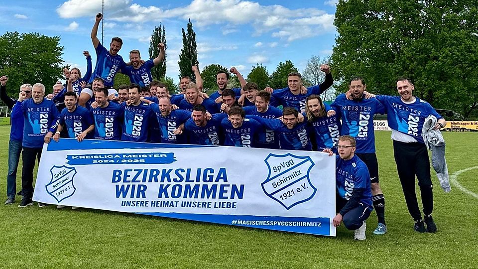 Nach drei Jahren feiert die SpVgg Schirmitz nach der vorzeitig errungenen Meisterschaft ihr Comeback auf Bezirksebene.