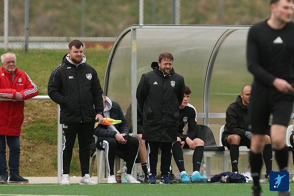 Frank Sungens (rechts) Hetzerather wollen sich am Samstag ein drittes Mal in dieser Saison gegen die Fv Hunsrückhöhe II durchsetzen und damit ins Pokalfinale einziehen. Frank Sungens (rechts) Hetzerather wollen sich am Samstag ein drittes Mal in dieser Saison gegen die Fv Hunsrückhöhe II durchsetzen und damit ins Pokalfinale einziehen.
