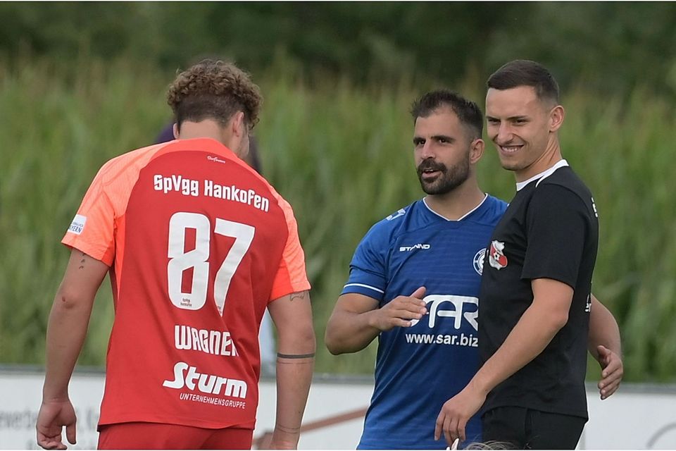 Freund oder Feind? Daniel Hofer (blaues Trikot) hatte am Samstag keine Antwort auf diese Frage.
