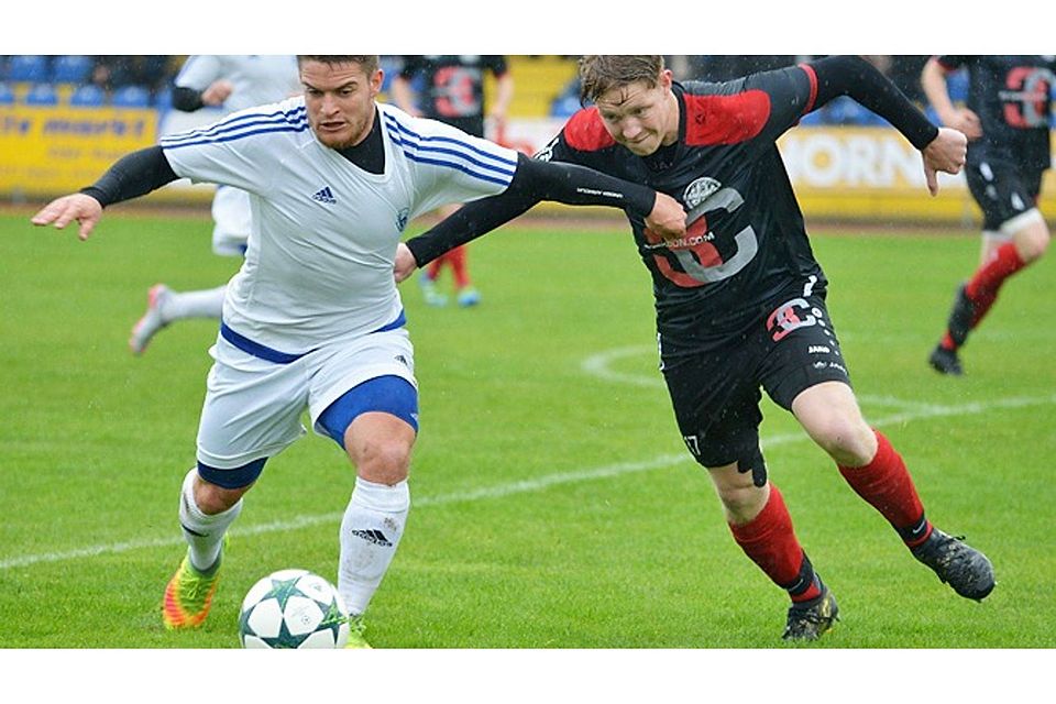 Dominik Hauner (li.) und der TSV Bogen setzen sich in einer umkämpften Partie gegen den TSV Landsberg durch. F.:Meier