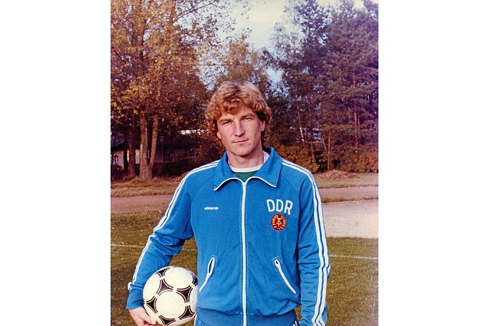 Das waren noch Zeiten: Der DDR-Nationalspieler Hans-Jürgen "Dixi" Dörner in den 80er Jahren.  ©MZV