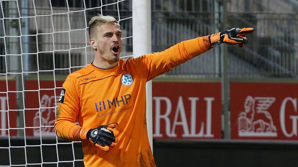 Rouven Sattelmaier kann sich nach wechselvollen Zeiten als Nummer eins im Tor der Kickers durchsetzen. Foto: Pressefoto Baumann