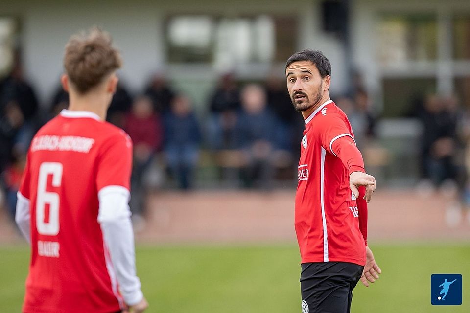 Marcel Taboga (re.) hat nicht nur das Traineramt beim FC Julbach-Kirchdorf niedergelegt, sondern auch seine aktive Laufbahn beendet 