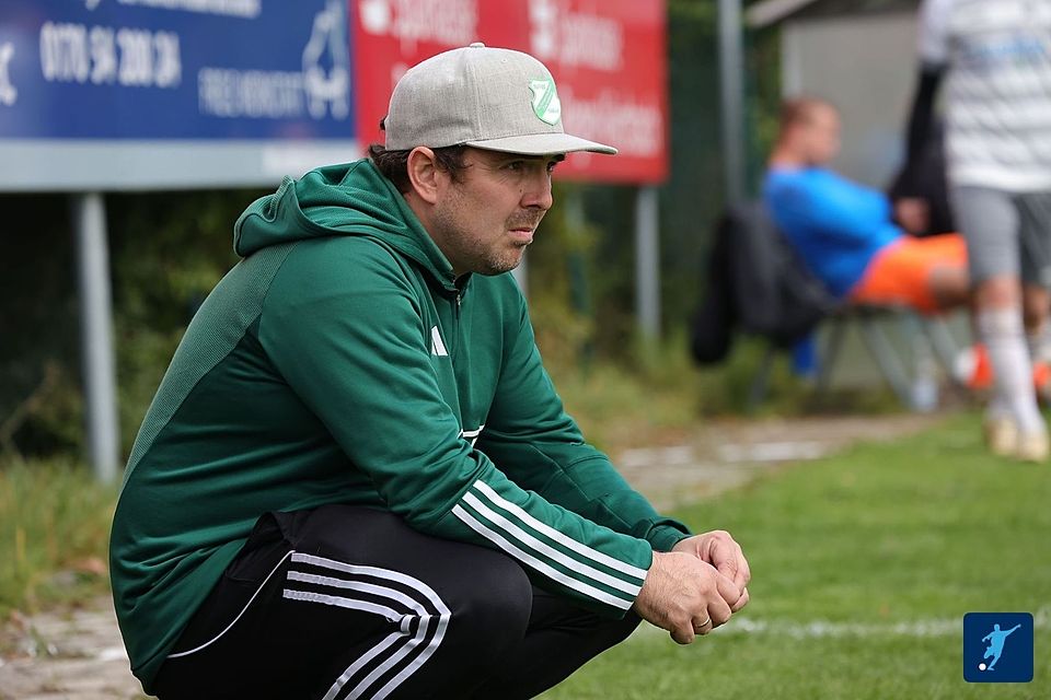 Er schaut genau hin: "Mr. Ruhmannsfelden" Alois Wittenzellner kann mit der bisherigen Saison am Lerchenfeld zufrieden sein.