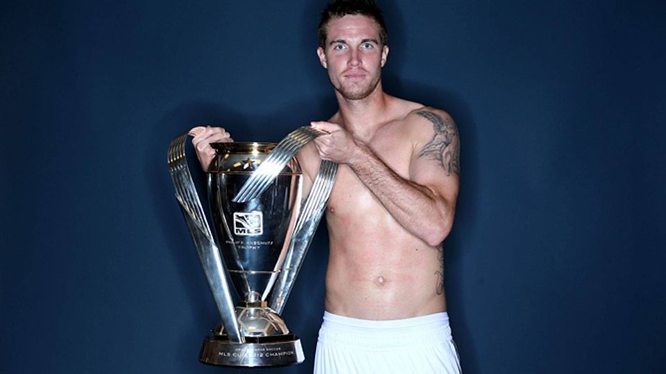Hier noch mit dem Meisterpokal 2012 bei Los Angeles Galaxy: Bryan Gaul | Foto: AFP
