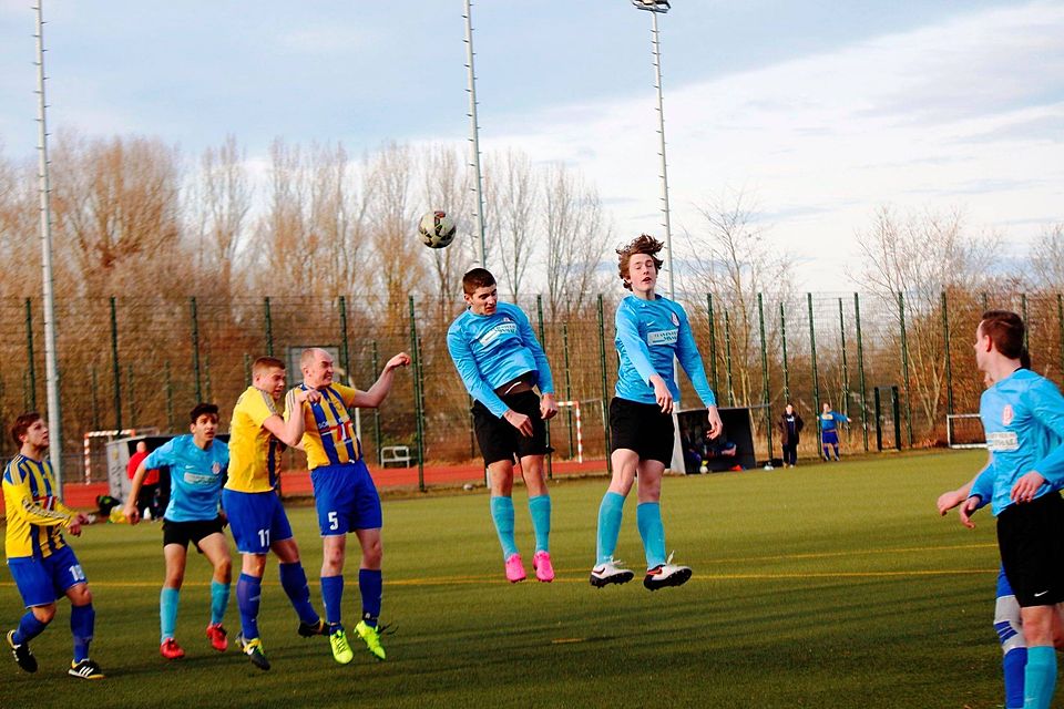 Die A-Junioren des FC Anker Wismar besiegten in ihrem ersten Testspiel die 1. Männermannschaft des SV Warsow. Foto: FCA