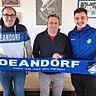 Thomas Anetzberger (li.) und Dominik Hellauer (re.) mit Neu-Coach Anton Autengruber